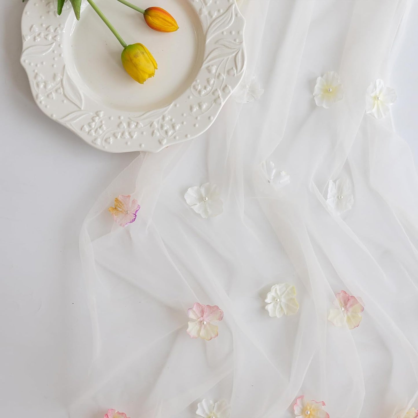 Romantic Artificial Floral Table Runner 10ft Gauze Tulle Lace Table Runner Set for Wedding Baby Shower Bridal Shower Holiday Kitchen Dining Table Decoration for Home Party Special Occasion