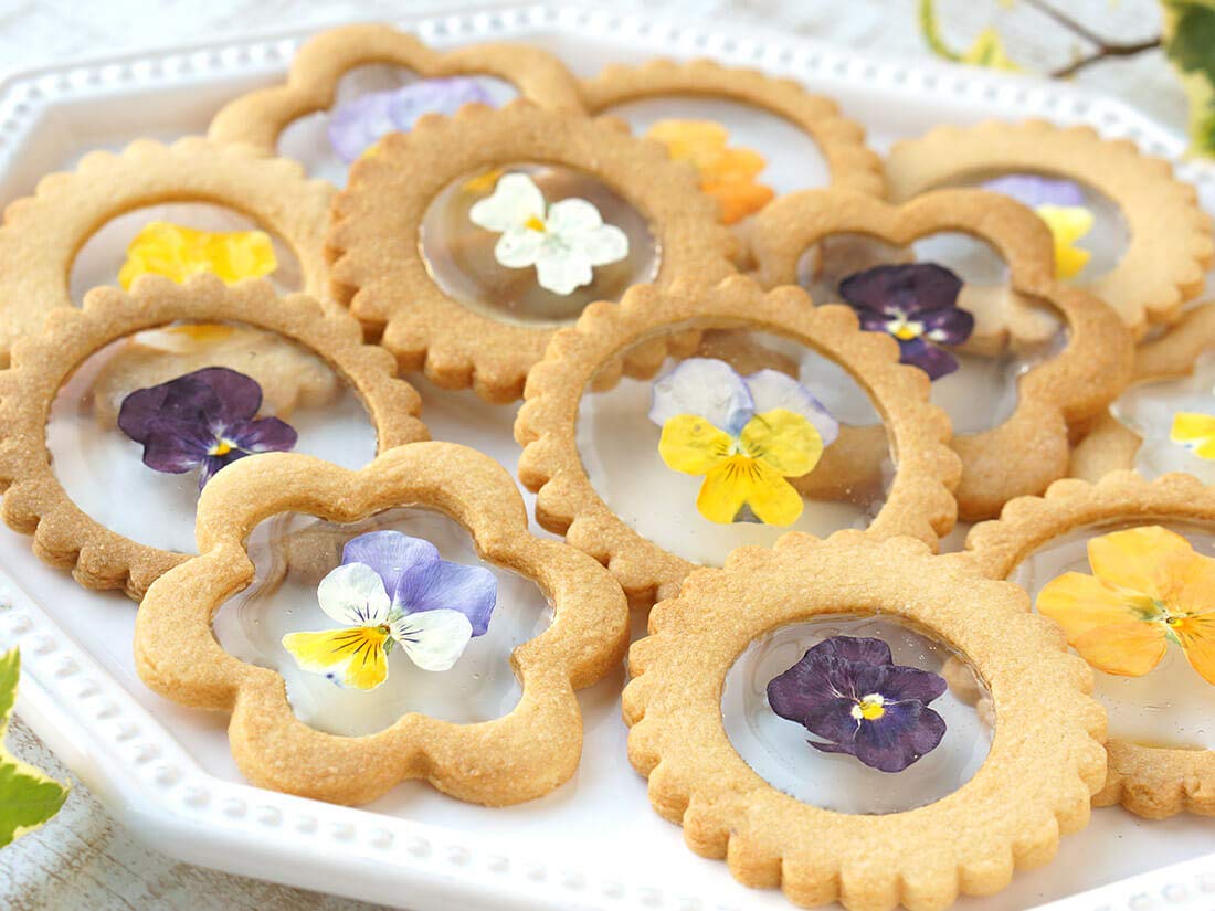 Uzunohana Dried Edible Flowers Viola Mix (50 Petals) | For Cake Decorating | For Garnish | For Culinary | For Cocktail!