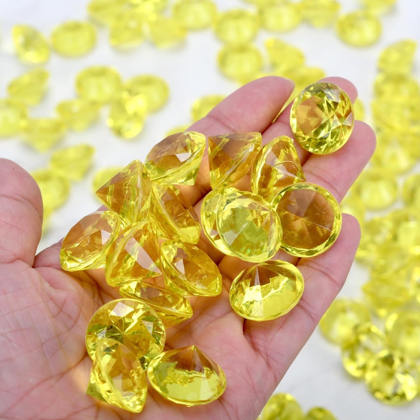 Fake Diamond Christmas Decoration, 280 pcs 20 mm Acrylic Diamond for Table Scatters Vase Fillers Yellow