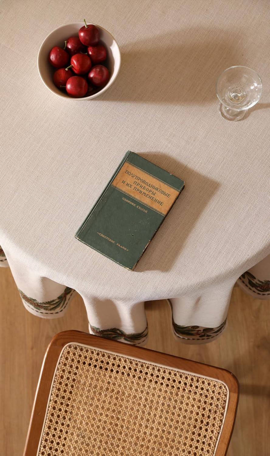 ISAENNE Designer Christmas Linen Round Tablecloth,Light Beige Western Elegant Table Cloth,Wrinkle Resistant Decor Tablecloths for Dining Thanksgiving Kitchen Christmas,Diameter 67"-Carol G