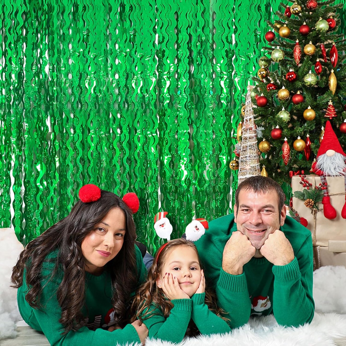 Green Tinsel Foil Fringe Curtains Wavy Backdrop for Parties Sparkle Metallic Wavy Foil Fringe Backdrop Curtain for Party Decorations Photo Booth Props for Birthday Graduation Wedding