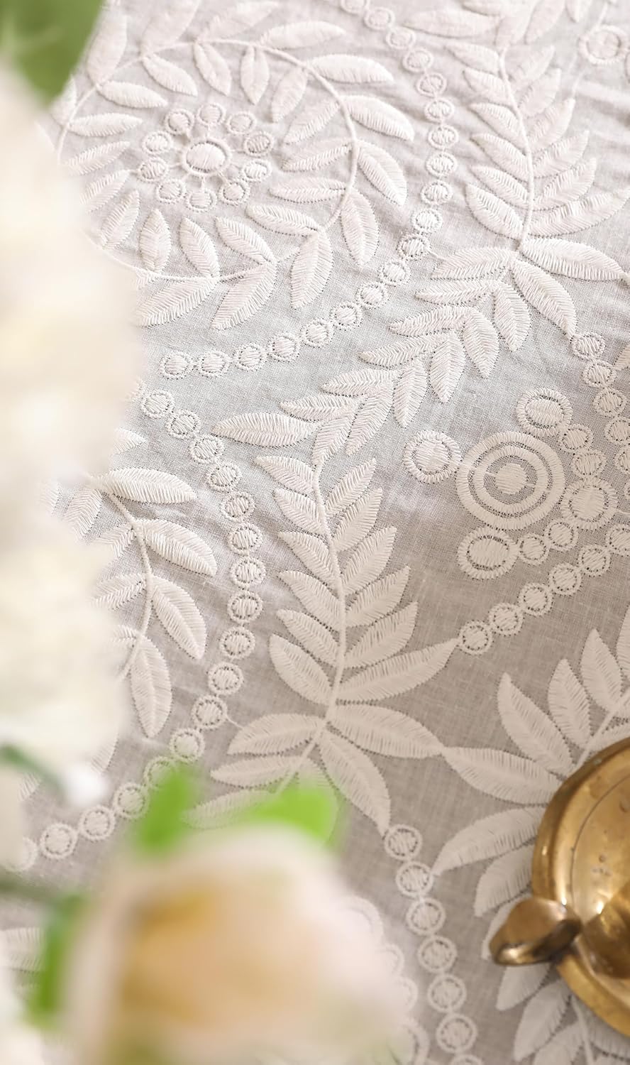 patdrea Vintage Ruffle Tablecloth for Round Tables,Farmhouse Embroidered Cotton White Lace Table Cloth Cover Decor for Dining Room Wedding Banquet Thanksgiving Christmas,Dimaeter 67"