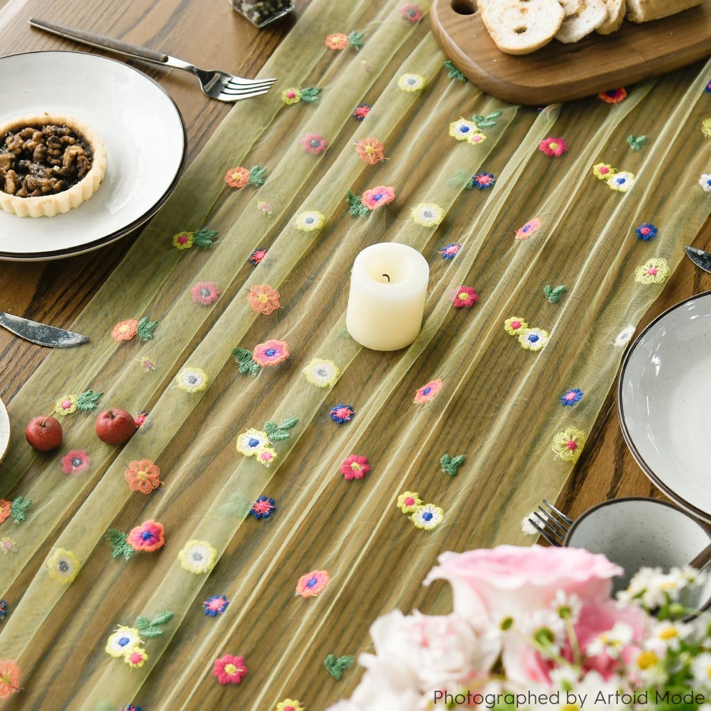 Artoid Mode Green Embroidery Daisy Gauze Table Runner 120 Inch 10FT, Seasonal Sheer Kitchen Dining Holiday Wedding Birthday Table Decor for Home Party