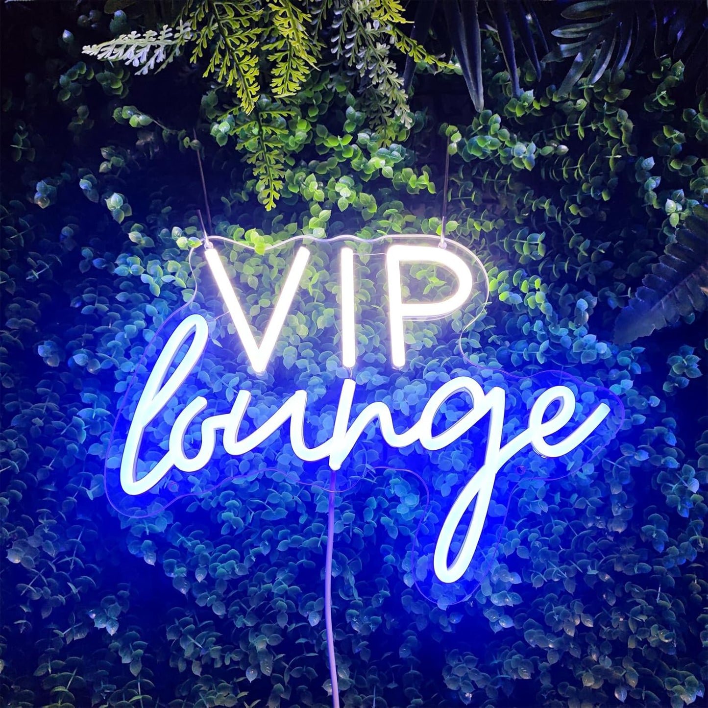VIP Lounge Neon Sign VIP Light up Signs for Wall Decor, LED Lounge Sign LED Word Light Sign for Bar Hotel Cafe VIP Room Home Decoration, 13.3" x 9.8"