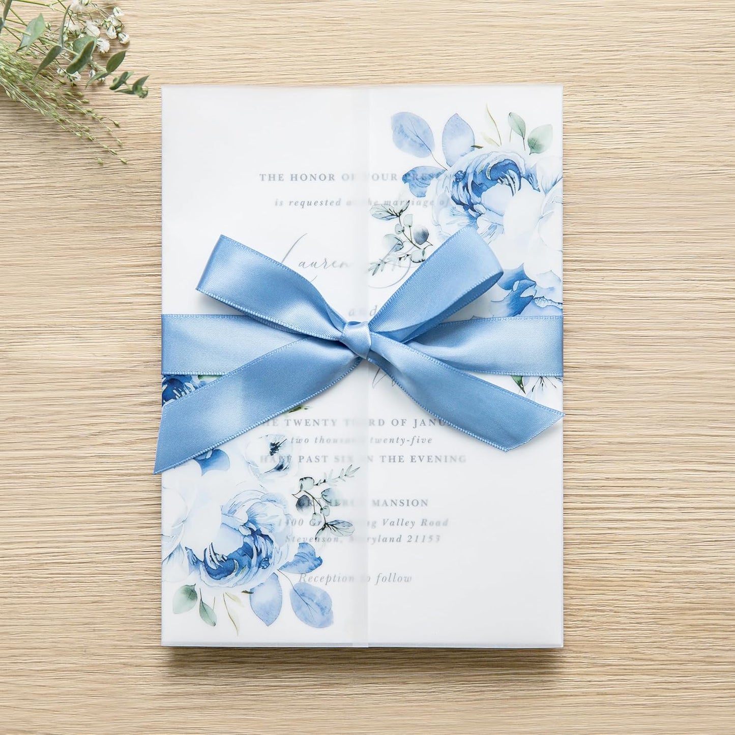 PONATIA 50PCS Vellum Jackets for 5x7 Invitation Cards- 135GSM Light Blue Floral Printed Vellum Sleeves, Quinceanera Wedding Invitation Cards Wraps, Transparent Christmas Gift Cards Jackets