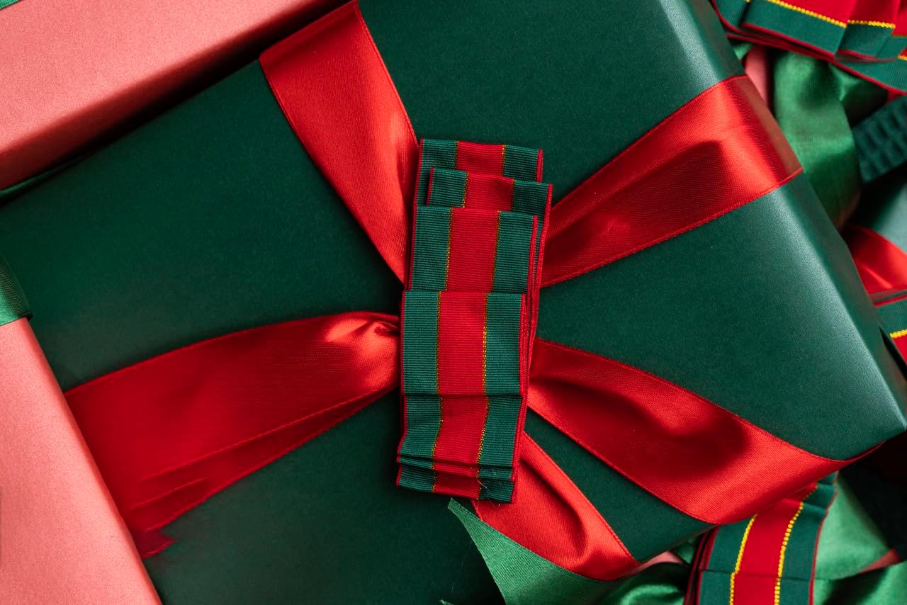 Vanhench Green Wrapping Paper Roll 17.5"×963" (80 1/4FT), Solid Color Art Green Kraft Craft Paper Roll, Christmas Wrapping Paper, Birthday Bouquet Flower Crafts, Dark Green Bulletin Board Paper