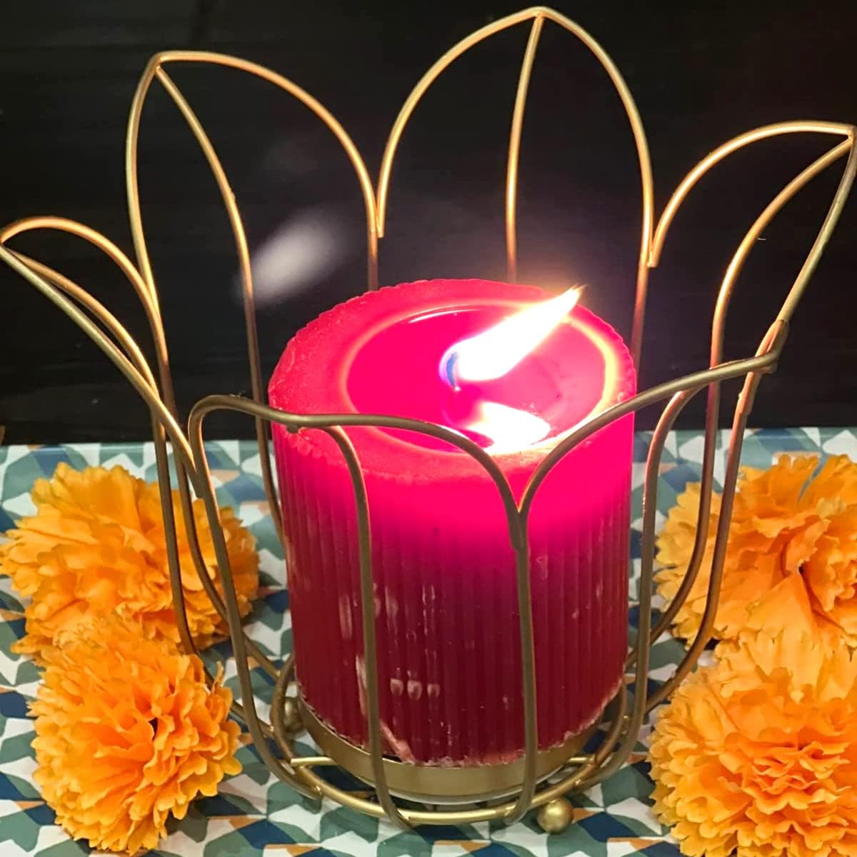 Hananona 200 Pcs Marigold Flower Heads Bulk, Silk Marigold Heads with Stems Artificial Marigold Flowers for Diwali Home Decor DIY Marigolds Garland Craft Day of Dead Decorations (200, Orange)