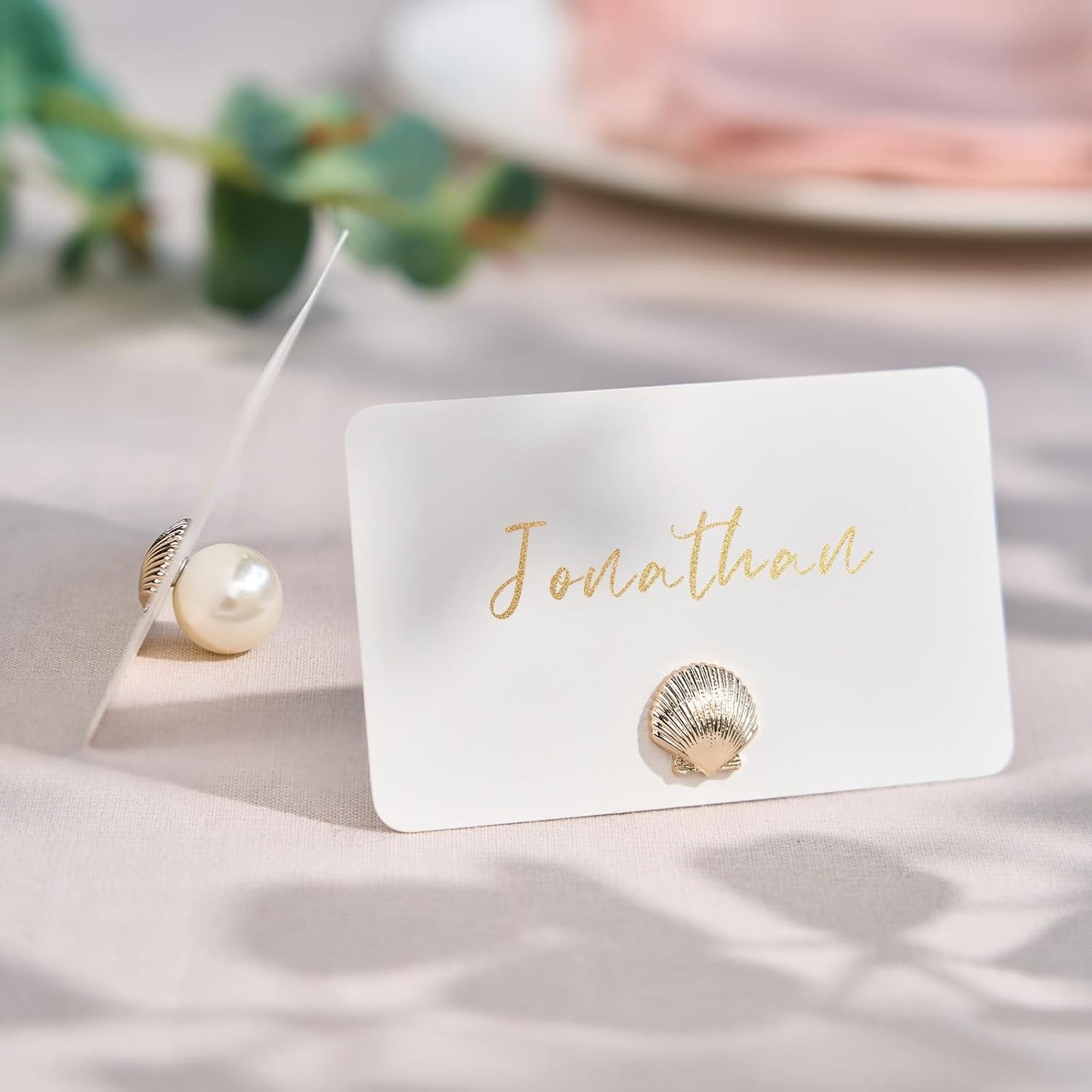 UNIQOOO 12Pcs Decorative Gold Shell Place Card Holders Bulk, Scallop Name Card Stands Set, for Beach Wedding Decor Coastal Favors, Table Setting, Business Card, Name Tag, Party Food Labels