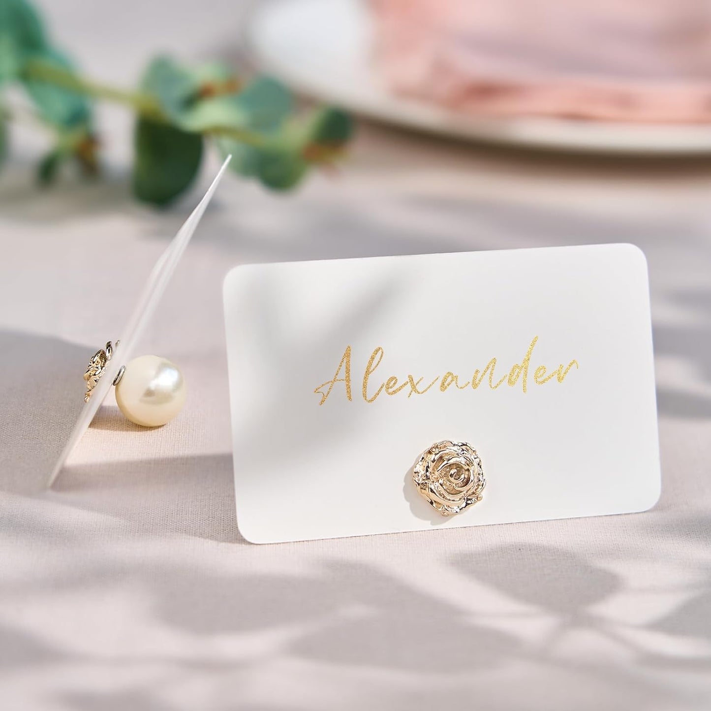 UNIQOOO 24Pcs Decorative Rose Floral Place Card Holders Bulk, Luxury Gold Metal Name Card Stands Set, for Wedding Table Setting, Business Card, Name Tag, Party Food Labels