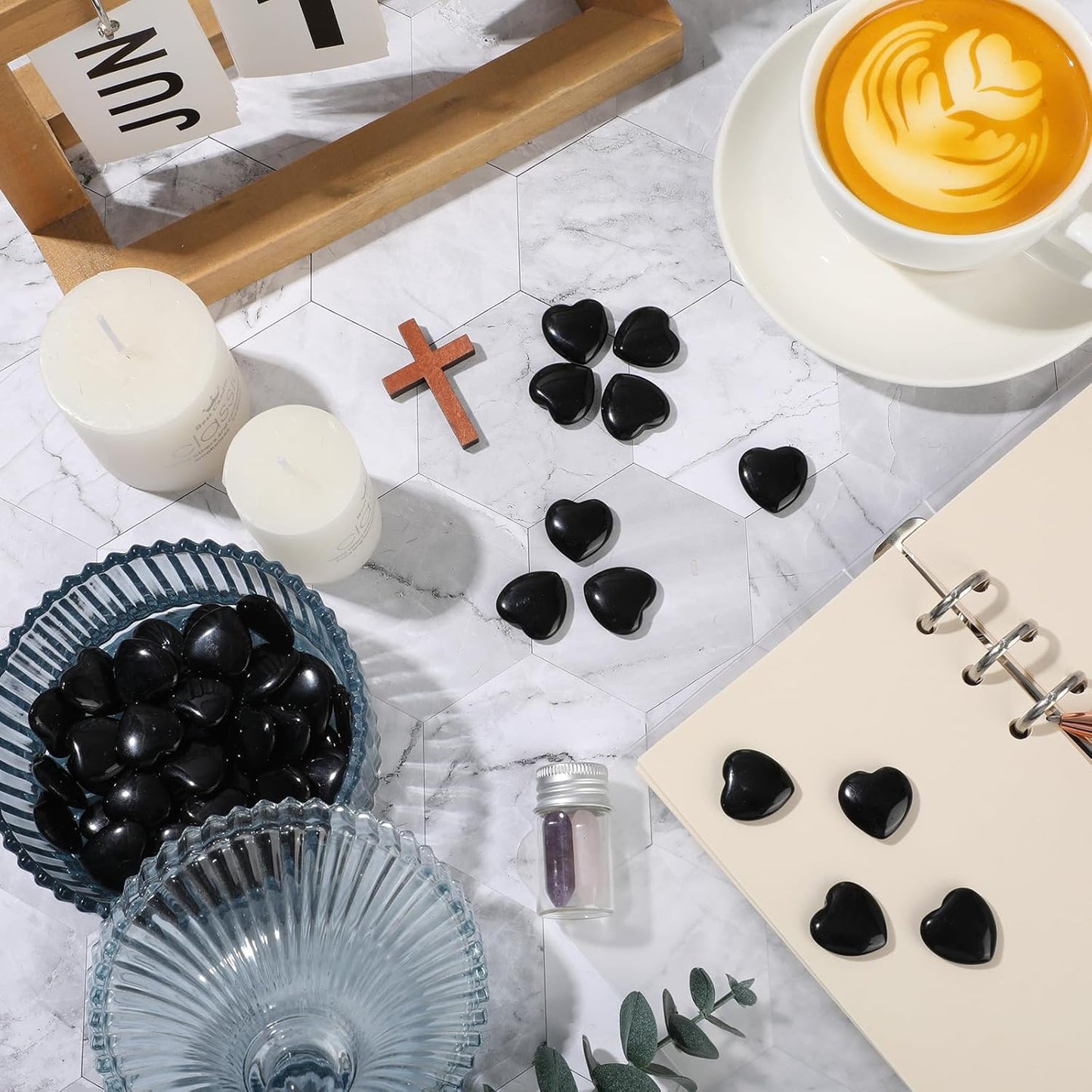 Gerrii 50 Pcs Heart Healing Stone Bulk Quartz Heart Inspirational Stones Gift for Women Love Pocket Polished Natural Energy Balancing Meditation 0.8 Inch(Black)