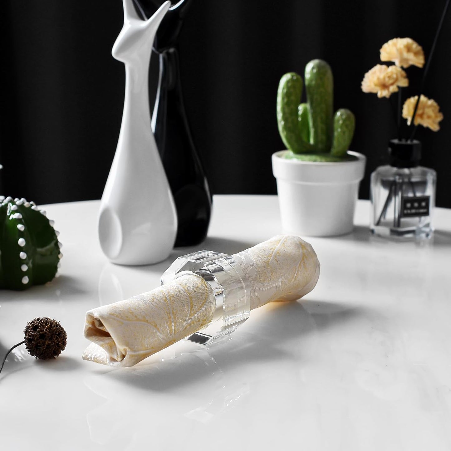 Kitcom Crystal Napkin Rings Set of 4, Mini Napkin Ring for Thanksgiving Day, Family Gathering, Wedding Reception Home Decoration, Comes with Gift Box