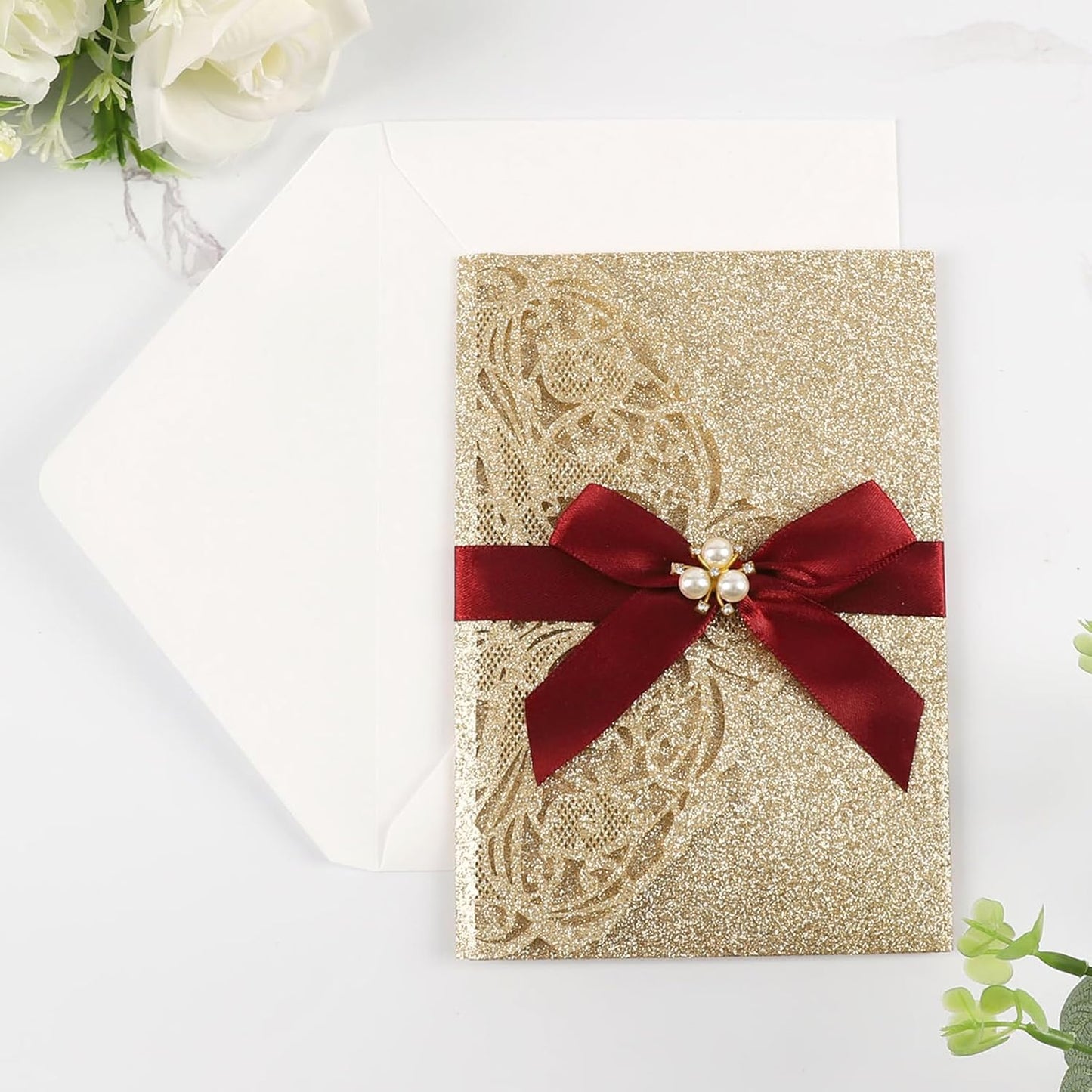 25pcs Gold Glitter Laser Cut Invitations Tri-Fold Blank Personalized Wedding Invitations Pocket With Envelopes and Rsvp Cards for Wedding Bridal Shower Quinceanera 15 Anos Invite