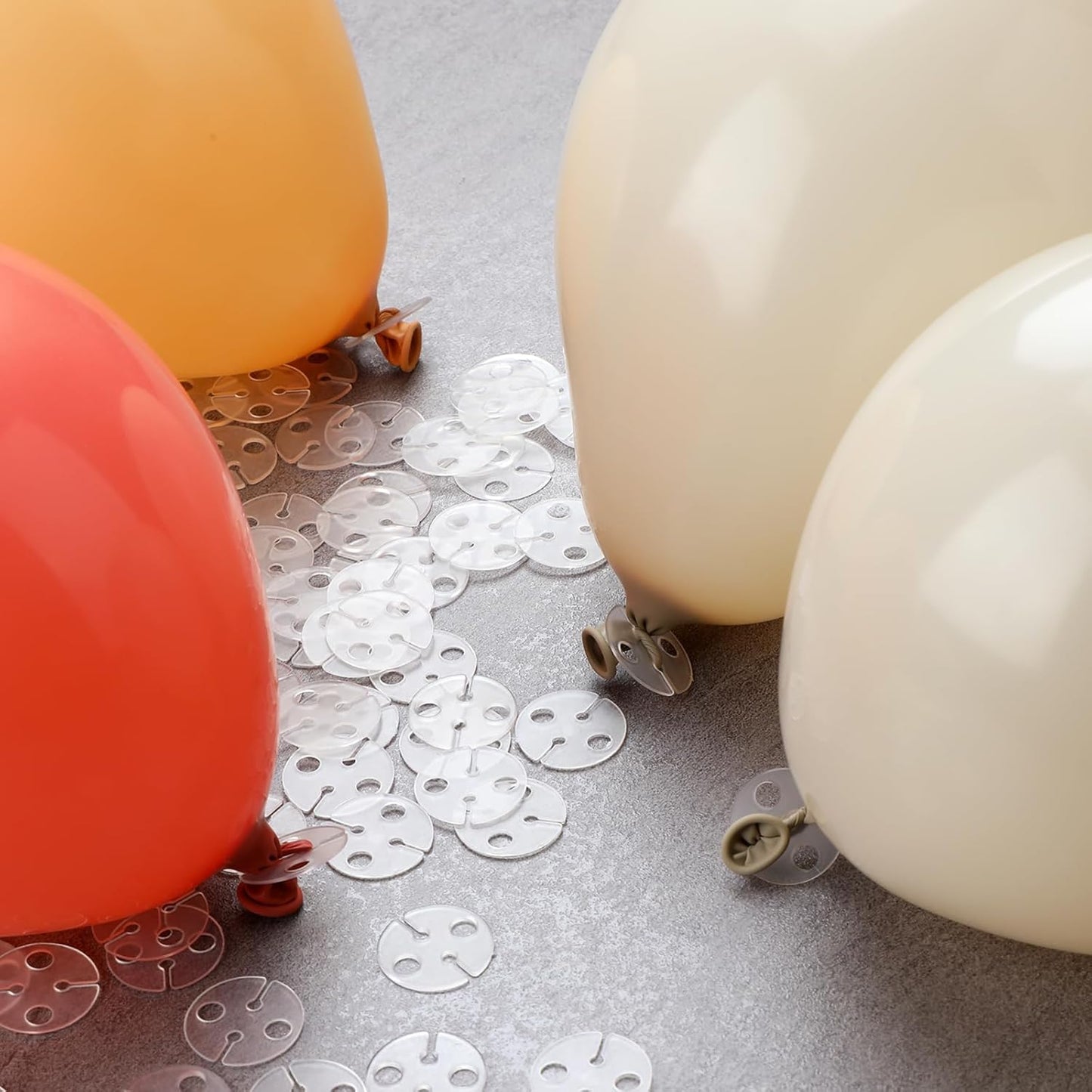 Kigley 200 Pcs White Clear Balloon Clips for Sealing Plastic Round Tie Tool, Fasteners for Quick Knotting, Wedding Party Birthday Christmas Arch Accessories, 23 x 2 mm