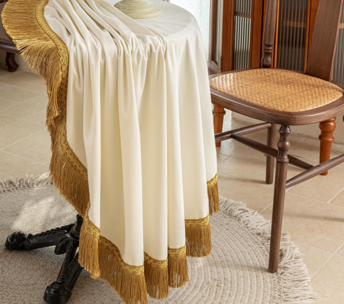 F-CHU White Tablecloth Thickset Velvet Tablecloth with Beautiful Gold Tassels Vintage Table Cloth for Home Decor Wedding, Party, Banquet and Events 60" Round
