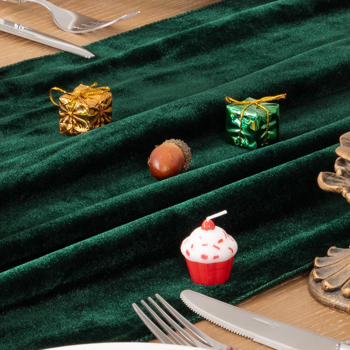 MLMC 2 Pack Emerald Green Velvet Table Runner 10ft Luxury Dark Green Velvet Fall Table Runner 20x120 Inches Glossy Wedding Table Runner for Bridal Shower Birthday Party Gathering Decor