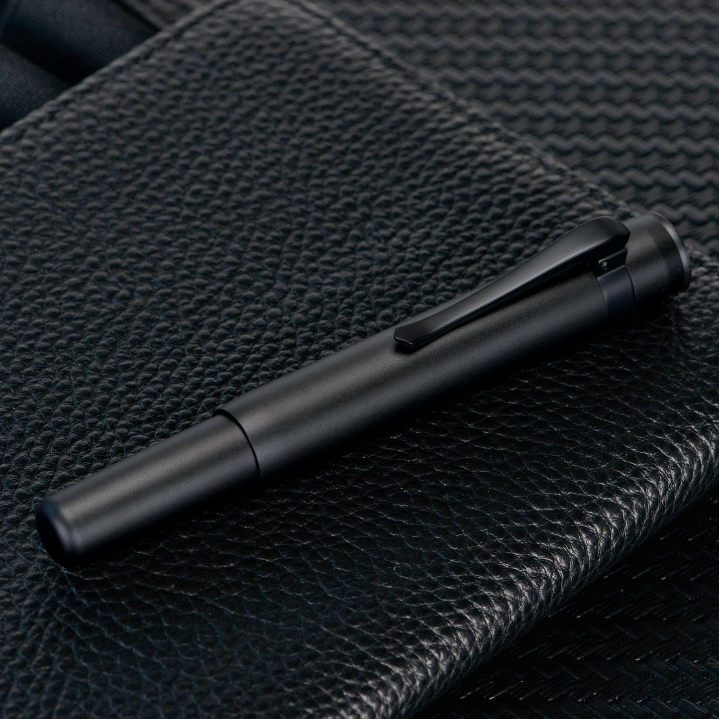 Hongdian M2 Mini Fountain Pen with Extra Fine Soft Nib, Sleek Shape Aluminium Short Pocket Travel Pen (Matte Black)