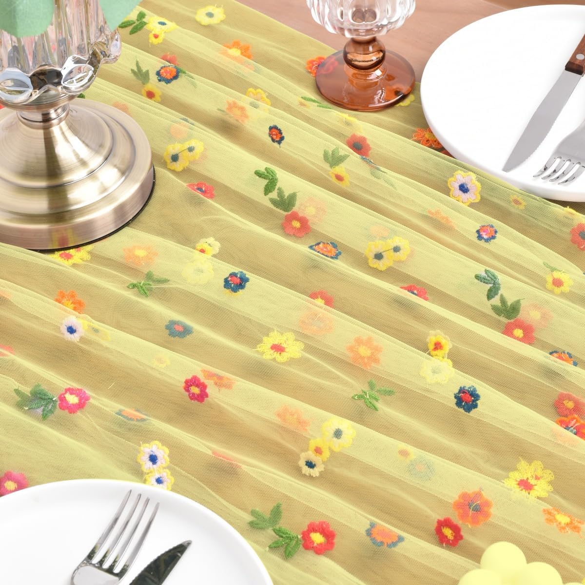 Joanlody 3pcs Yellow Embroidery Daisy Fall Thanksgiving Table Runner Florals Seasonal Tulle Table Runner Holiday Kitchen Dining Table Decoration Wedding Party