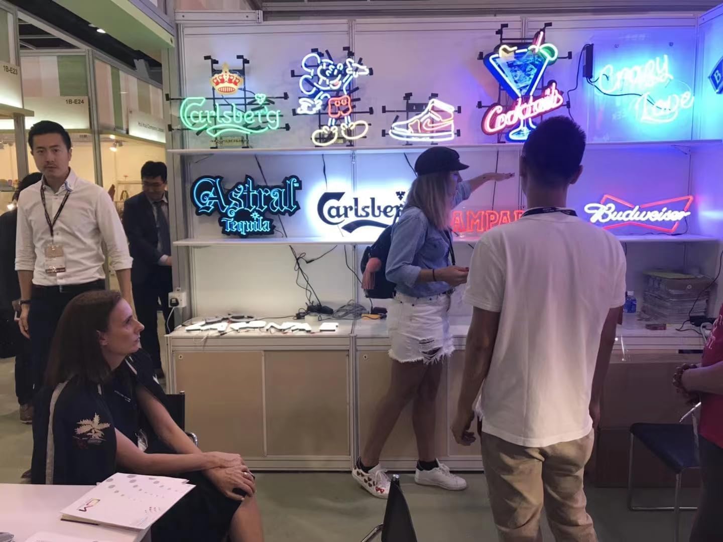 Palm Sign Tiki Bar Neon Signs Bar Bedroom Wall Decor Man Cave Home Pub Recreation Room Game Lights Windows Glass Wall Signs Party Birthday Bedroom Bedside Table Decoration Gifts 24 X 20 Inches