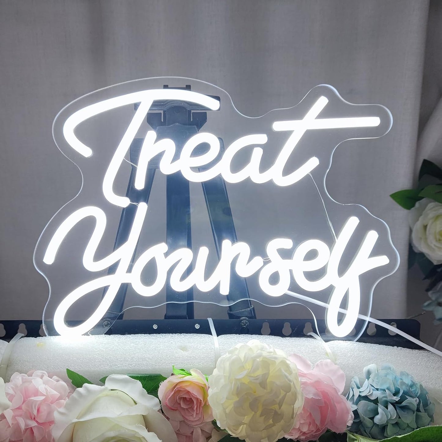 Treat Yourself Neon Sign Treat Yourself Sign for Bedroom Wall Wedding Sign Room Decoration Birthday Party Decoration, 12.9" x 9.6"
