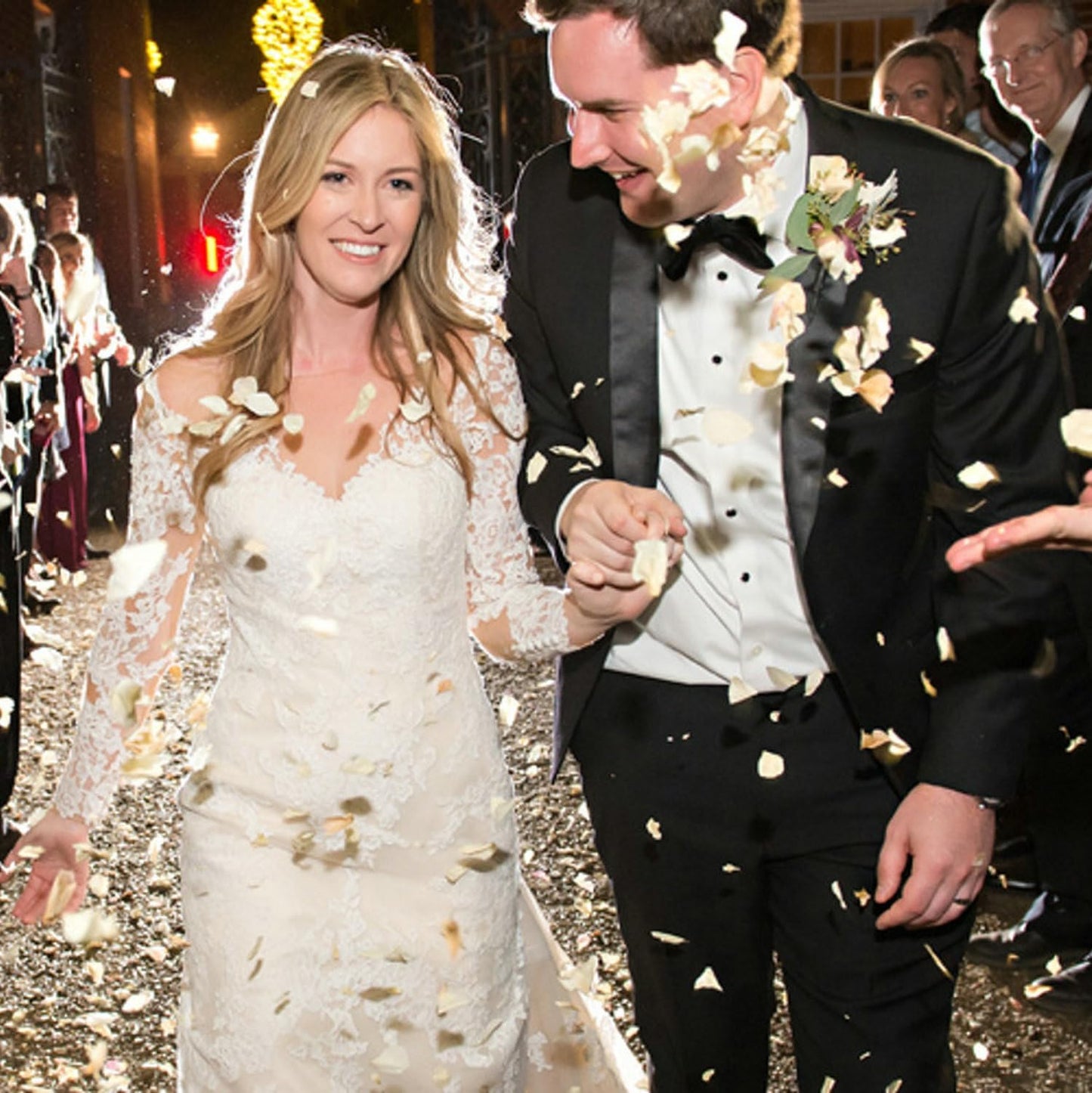 CODE FLORIST 1500 PCS Silk Rose Petals for Valentine's Day,Fake Rose Petals for Romantic Night,Wedding,Proposal Anniversary Flower Decorations(Separated,Scented,Gold)