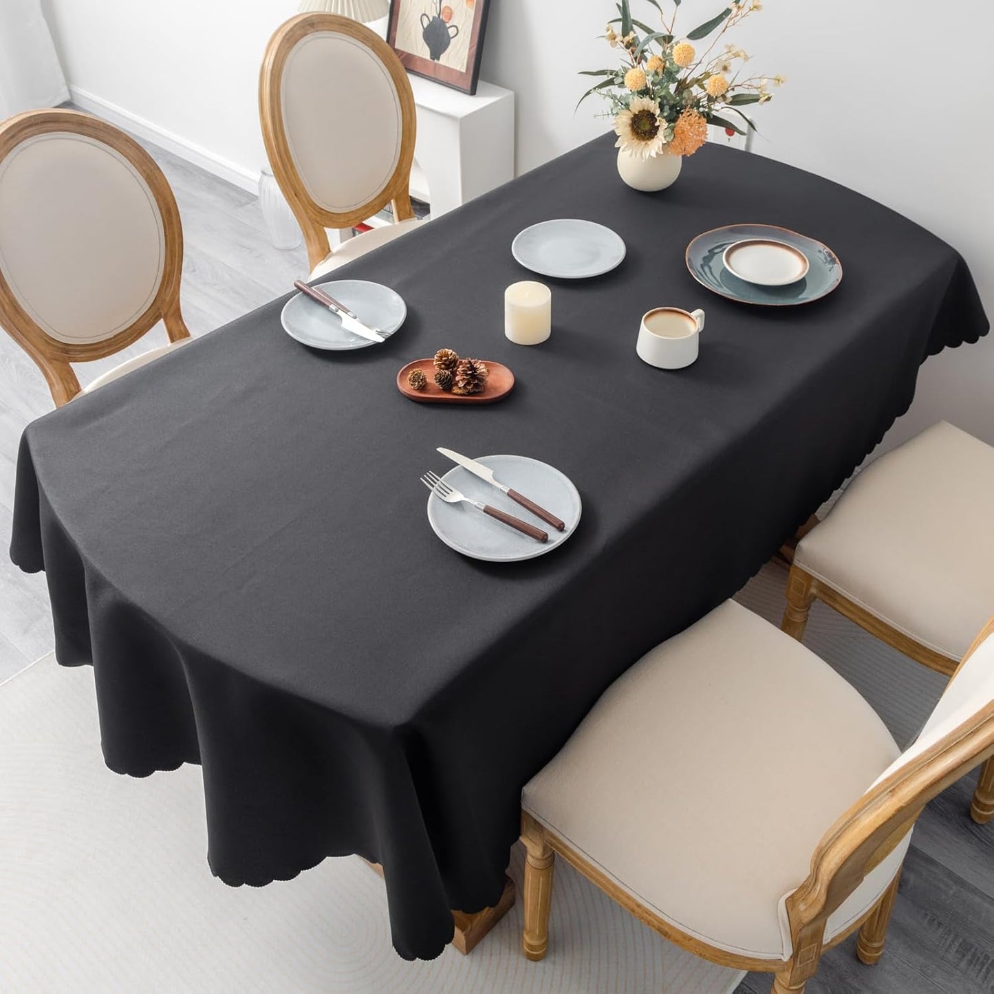 Oval Black Tablecloth 60 x 84 Inch Polyester Fabric Washable Table Cloth Decorative Solid Color Wrinkle Resistant Table Cover for Dining Party Wedding Camping