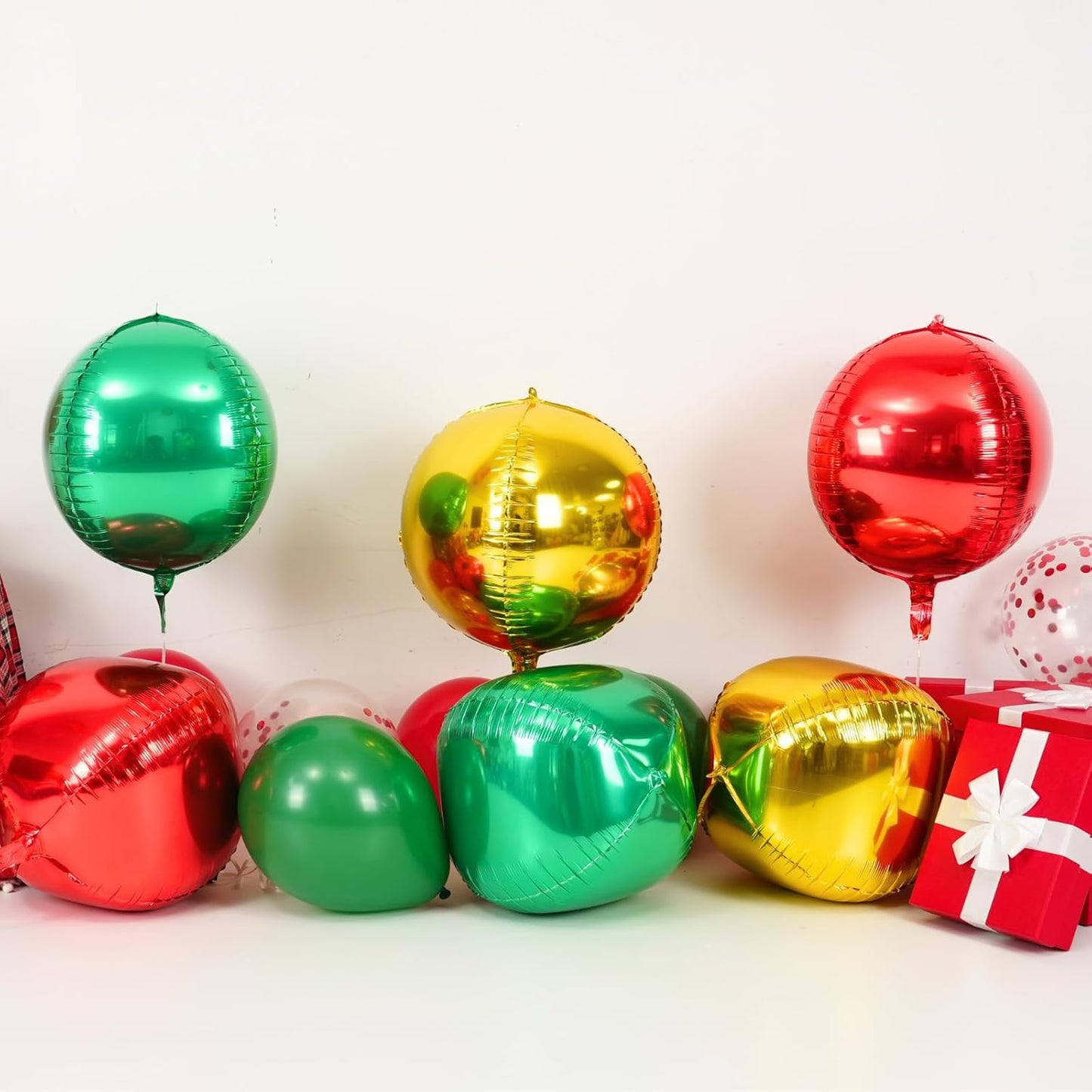 6Pcs Red Green Gold Round Foil Balloons,Giant 4D Round Ball Balloon,22 Inch Balloons for Christmas Birthday Wedding Baby Shower Party Decoration