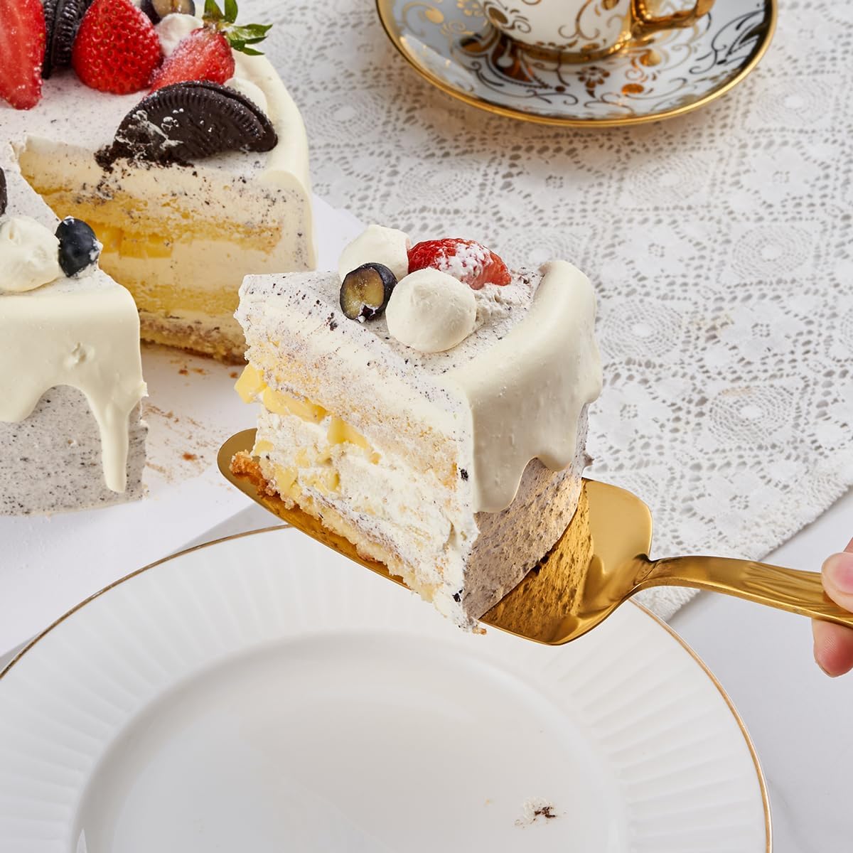 Gold Cake Cutter Set, Stainless Steel Cake Cutting Utensils Include Cake Knife and Cake Server suitable for Weddings, Birthdays, and Anniversaries