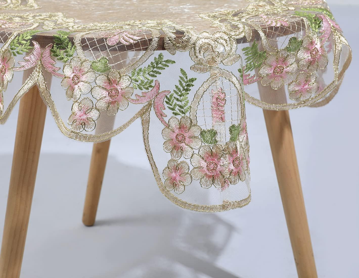 vctops Damask Lace Patchwork Tablecloth Luxury Square Small Table Cover Elegant Floral Embroidered Lace Table Cloth for Party Kitchen Dinning Picnic Decoration (Type O,32"x32")