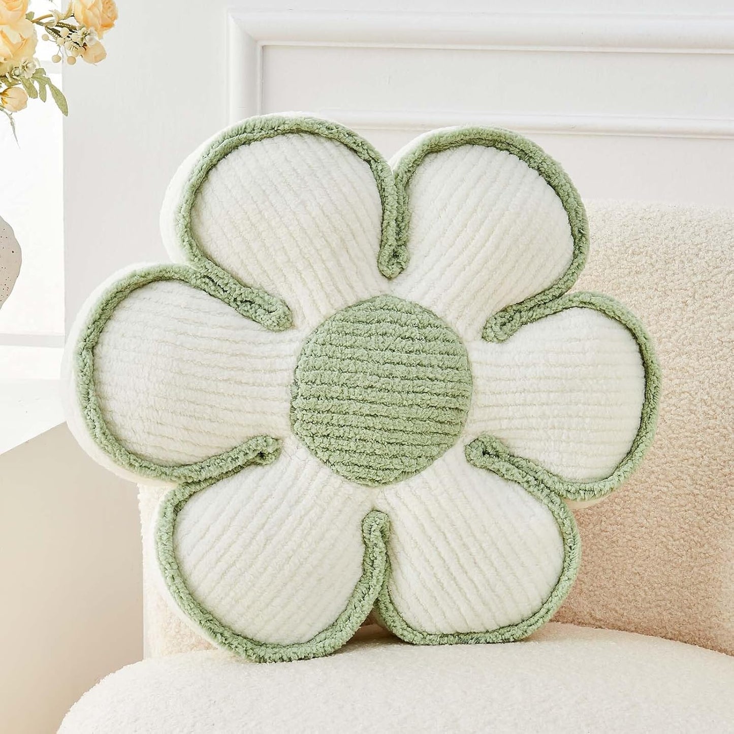 Flower Pillow, Soft Flower Decorative Throw Pillow, Cute Daisy Flower Shaped Seating Floor Cushion Room Décor Plush Pillows for Sofa Couch Bed (17.7 Inch, White)