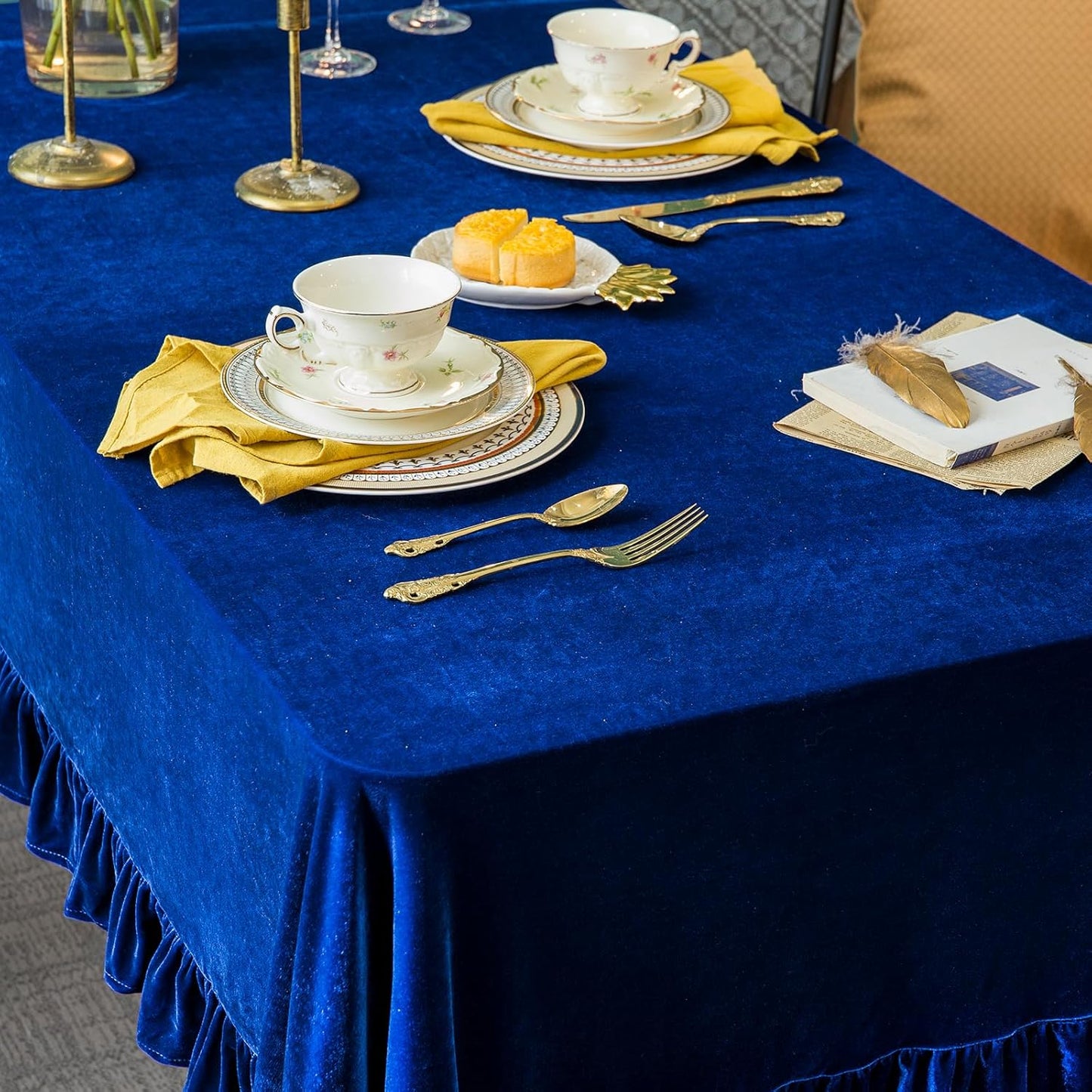 Velvet Tablecloth Luxurious Solid Rectangle Table Cloth,Oblong Retro Farmhouse Ruffle Tablecloths Washable Table Cover for Party Wedding Baby Shower Kitchen Dinning Tabletop Decoration