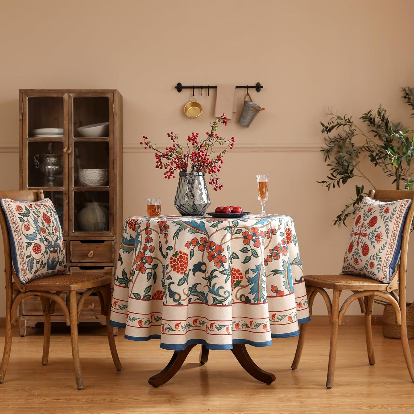 patdrea Designer Linen Round Table Cloth,Durable Breathable Floral Dacorative Tablecloth,Decor Tables Covers for Kitchen Dining Tea Party,Holiday,Christmas,Thanksgiving,Diameter 67"-Puno