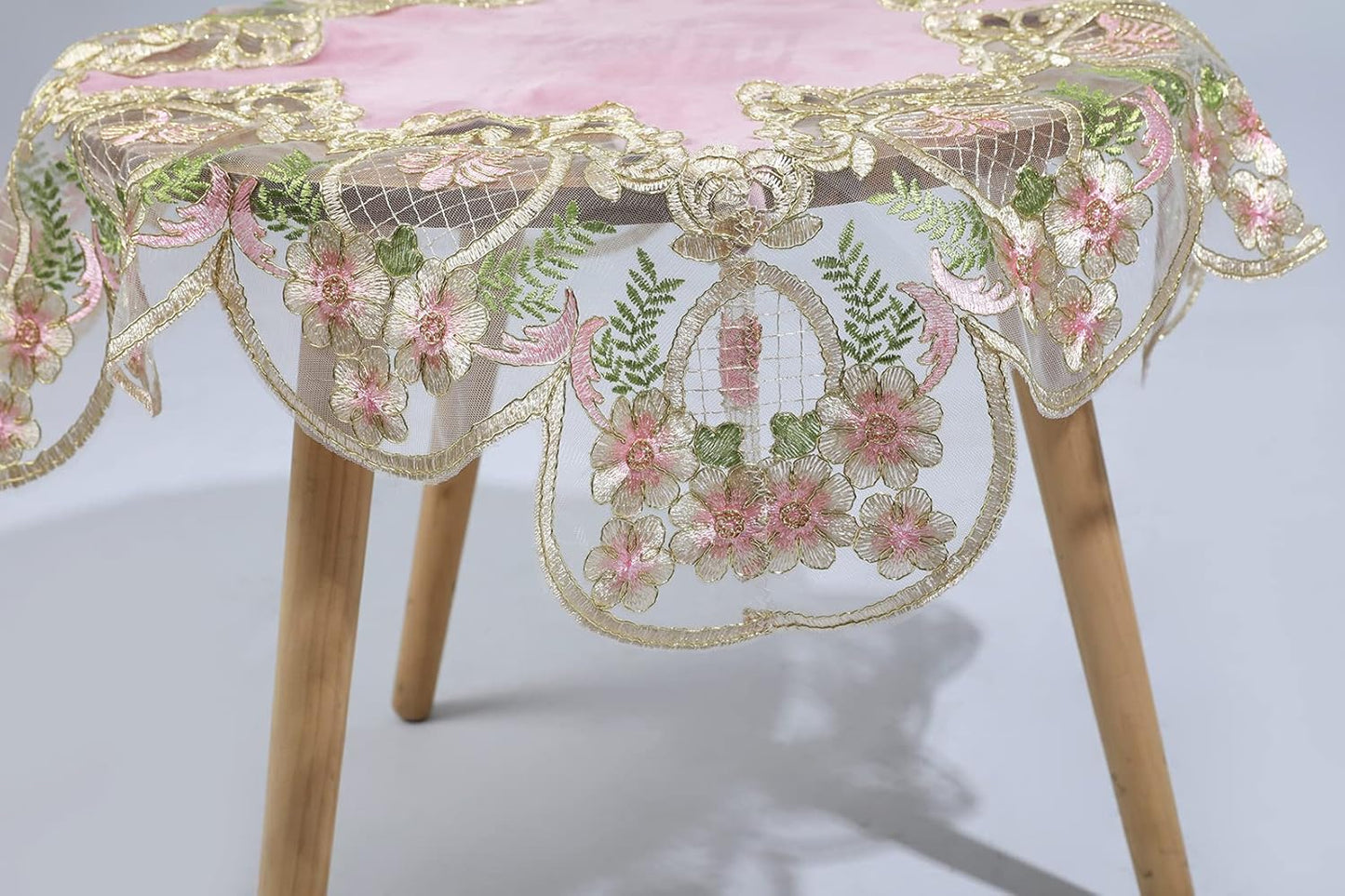 vctops Damask Lace Patchwork Tablecloth Luxury Square Small Table Cover Elegant Floral Embroidered Lace Table Cloth for Party Kitchen Dinning Picnic Decoration (Type P,22"x22")