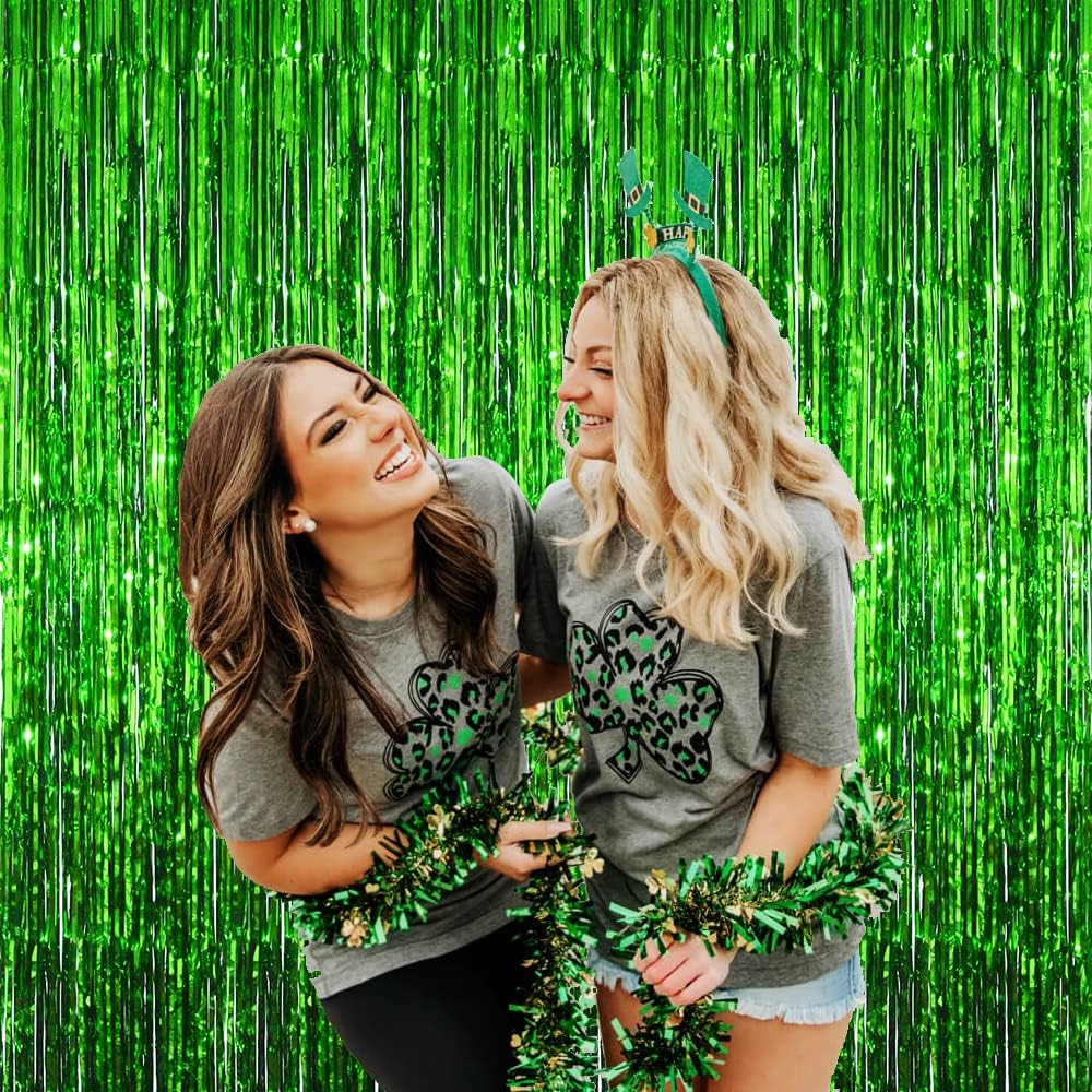 GOER 3.2 ft x 9.8 ft Metallic Tinsel Foil Fringe Curtains Party Photo Backdrop Party Streamers for St. Patrick's Day,Graduation,New Year Eve Decorations Christmas Wedding Decor (Green,5 Packs)