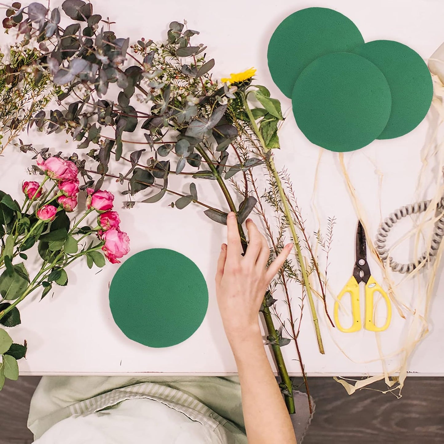 Prashent 4 Pcs Round Floral Foam Blocks,Green Wet Dry Flower Foam Plant Foam for Fresh & Artificial Flower Arrangements DIY Craft 6.3" X 1.6"