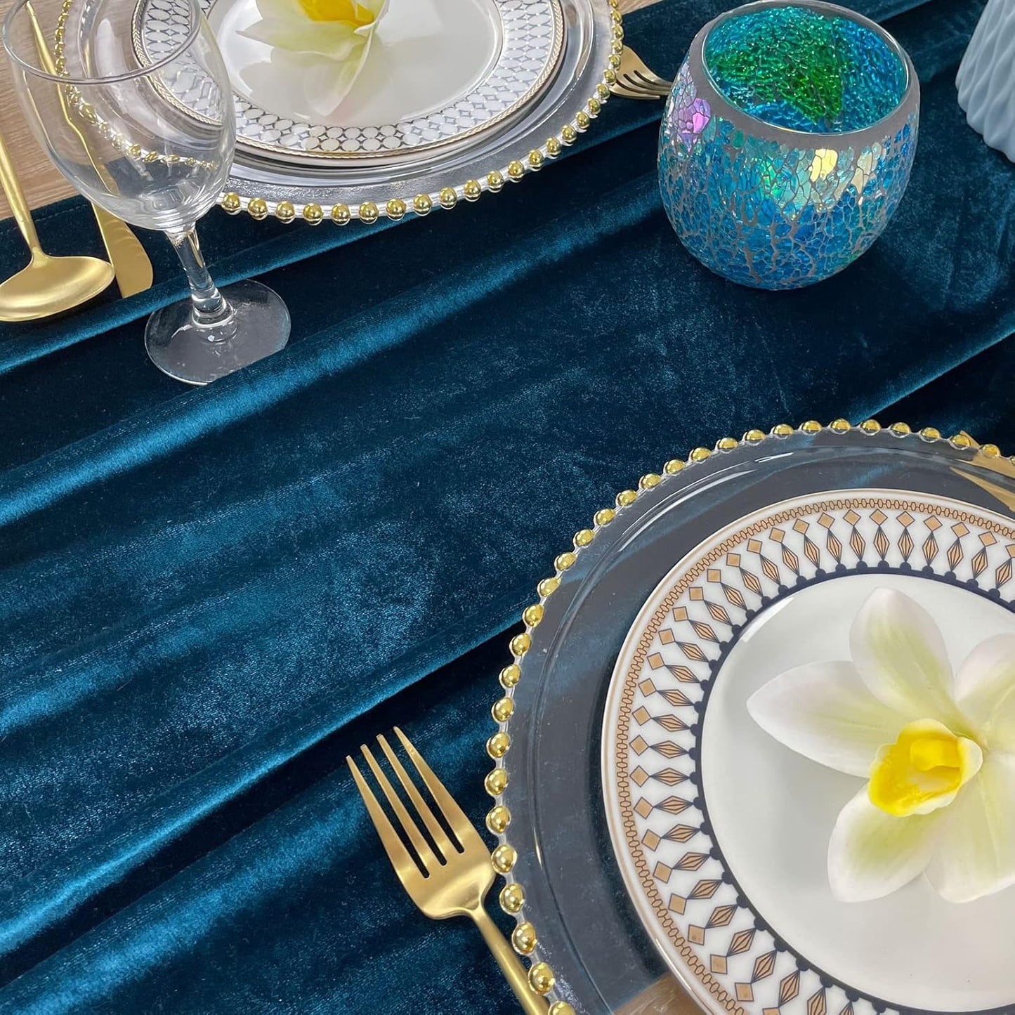 Luxurious Velvet Table Runner, 10ft Wedding Reception Decorations, 20x120inch Soft Velvet Fabric, Table Linen Overlay, Wedding Table Runners (Peacock Blue, 20X120inch)