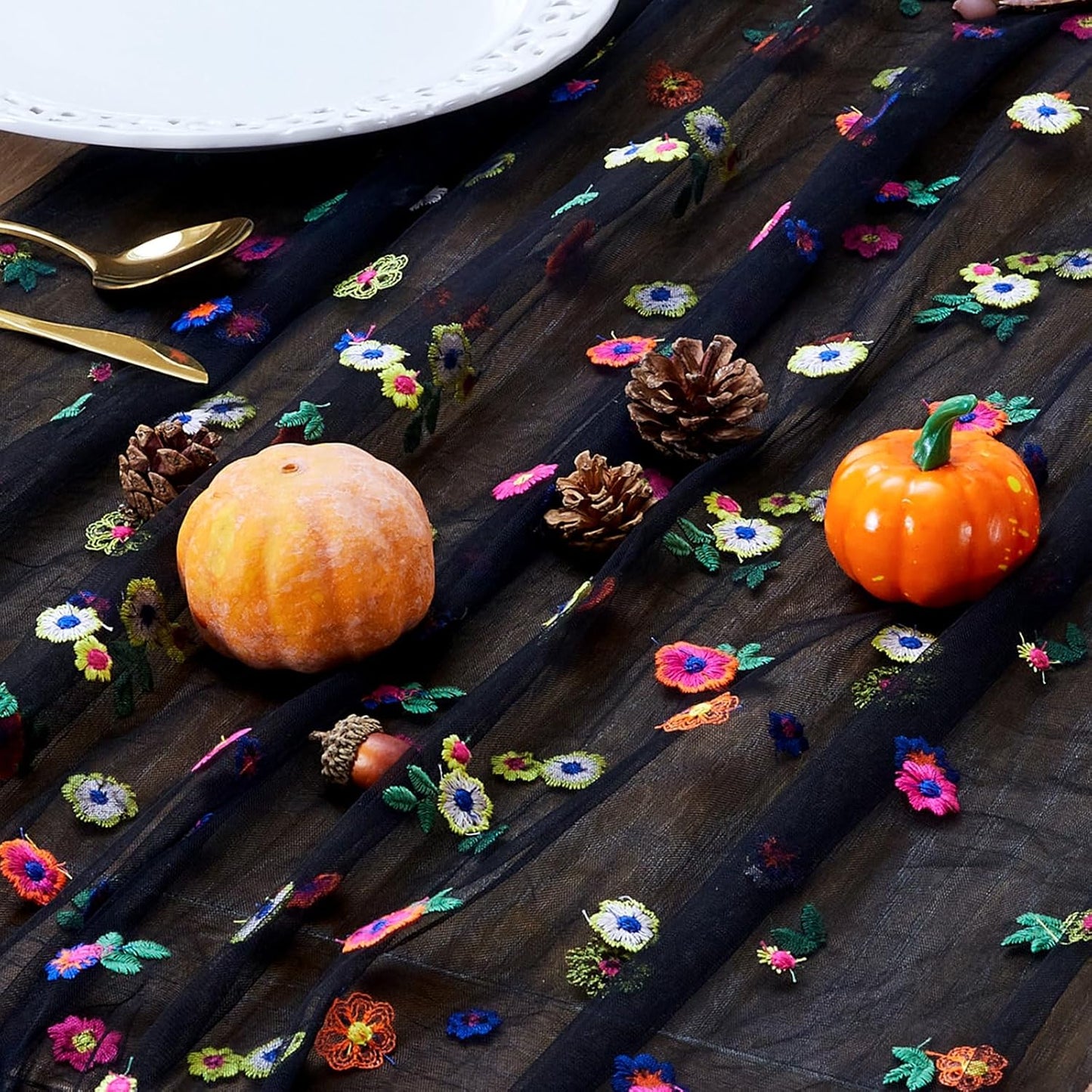 JIALE Black Floral Table Runner, Embroidery Daisy Seasonal Table Decorations, 120Inch 10FT Tulle Fabric for Home Decor, Bridal Shower Wedding, Baby Shower Parties, DIY Craft