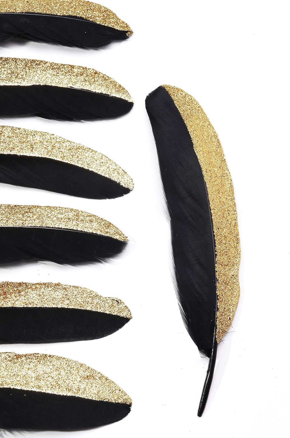 BABEYOND 42 Pcs 1920s Gatsby Gold Dipped Feather Natural Décor Glitter Feather for 20s Party Decoration Wedding Decoration (Black & Gold)