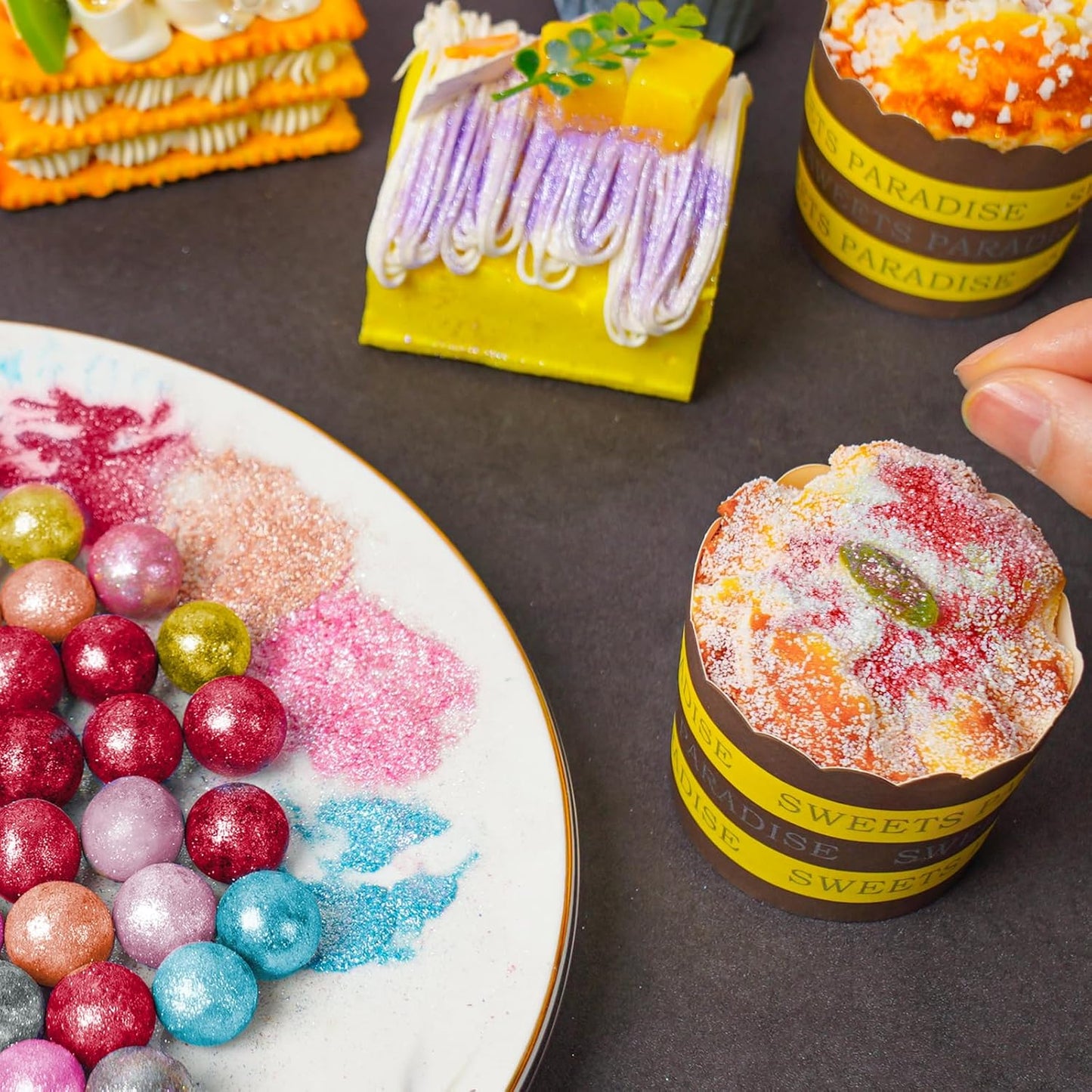 NiHome Edible Food-Grade Glitter Powder Glimmer Luster Dust Metallic Fancy Food Decorating Sprinkle Glimmery Dust for Drink Wine Beverage Cake Bakery Vegan Allergen-Free (Red, 0.35oz/10g)