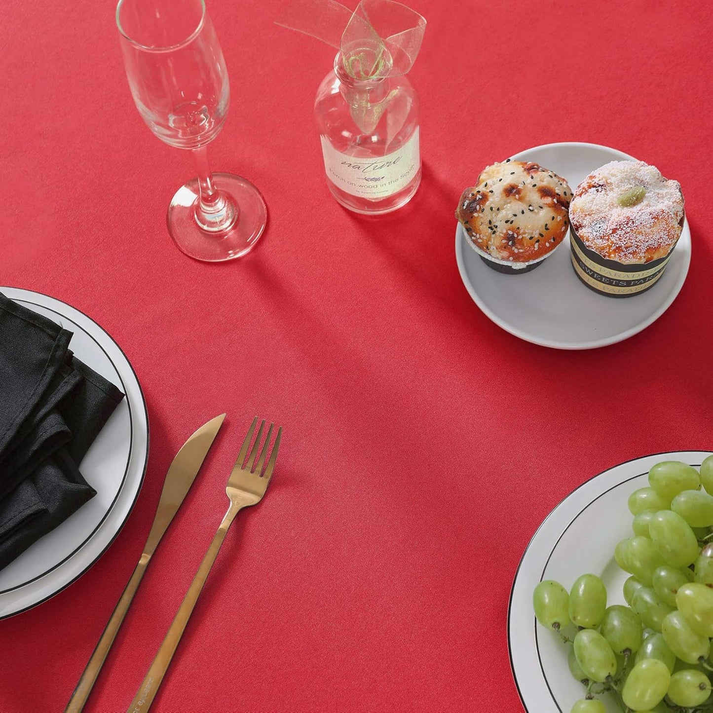 Cupuamon 108 inch Round Tablecloth Washable Polyester Table Cloth Decorative Table Cover for Wedding Party Dining Banquet（108 inch,Red）