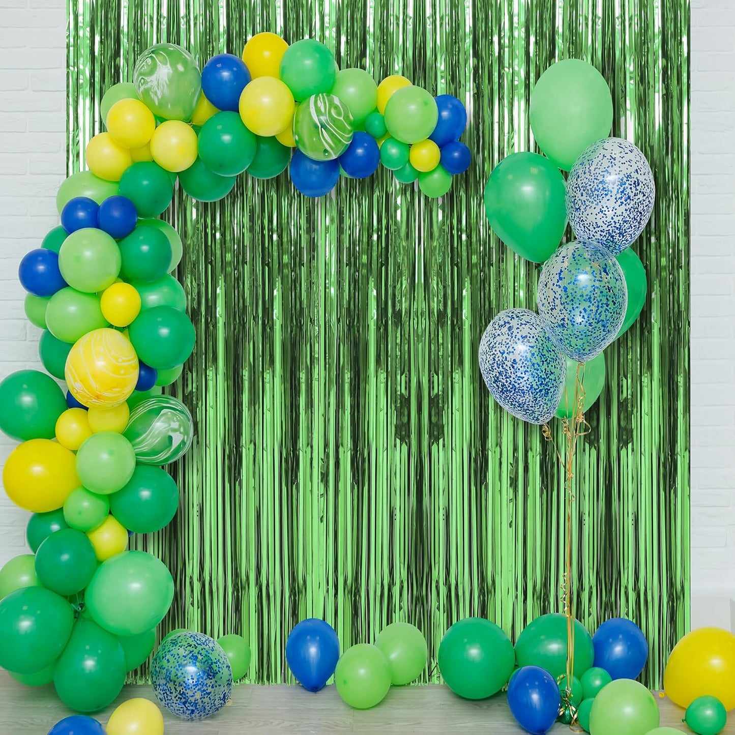 Crosize 2 Pack 3.3 x 9.9 ft Green Foil Fringe Backdrop Curtain, Streamer Backdrop Curtains, Streamers Birthday Party Decorations, Tinsel Curtain for Parties, Galentines Decor, Preppy, Photo Booth